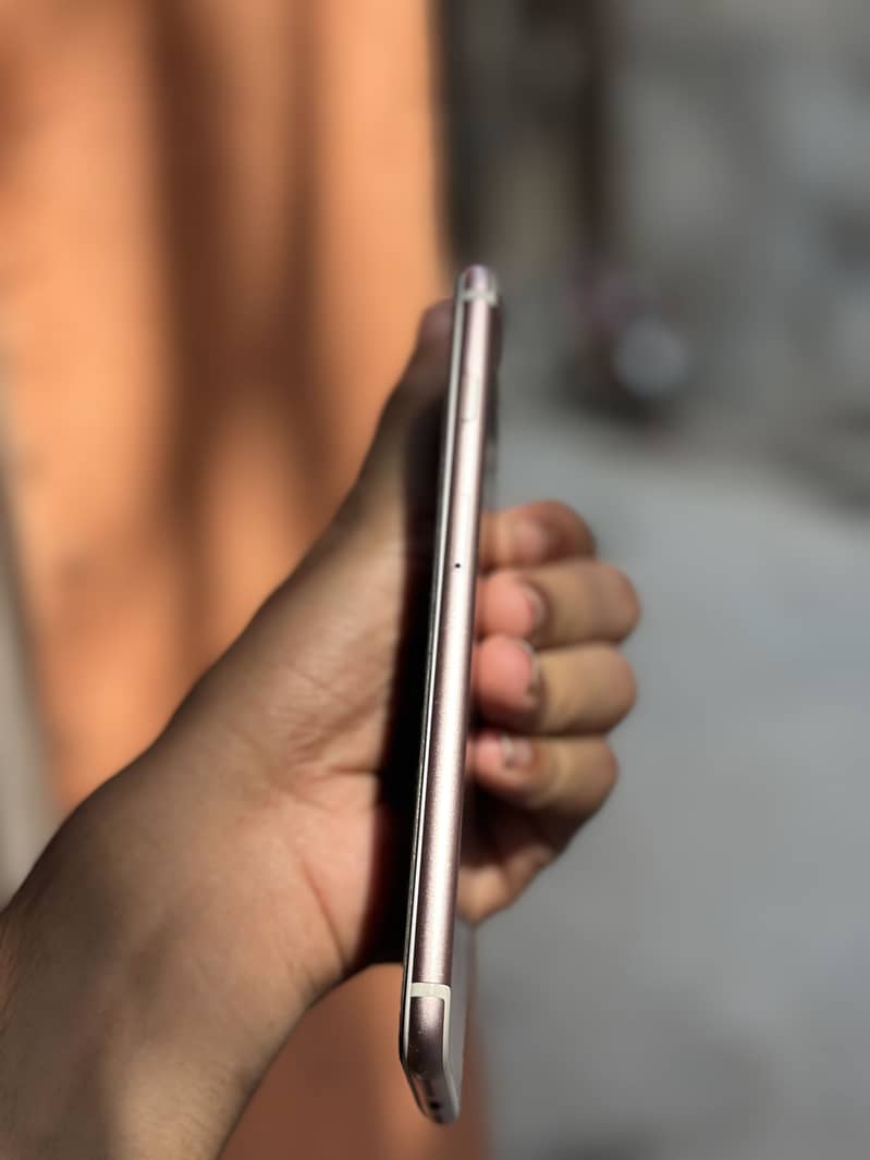 Apple iPhone 7 Plus 2
