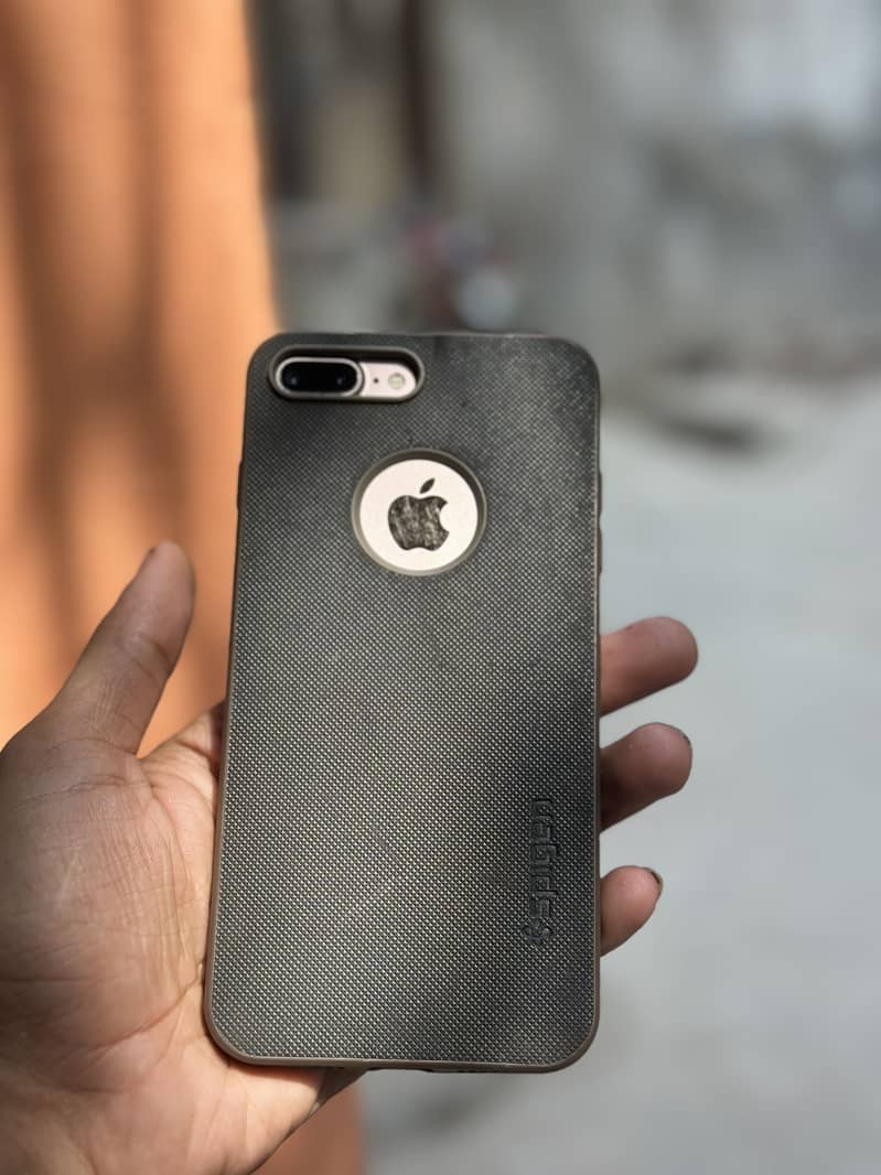 Apple iPhone 7 Plus 3