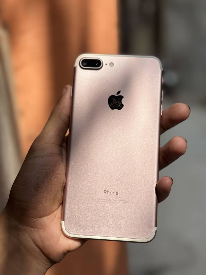 Apple iPhone 7 Plus 5