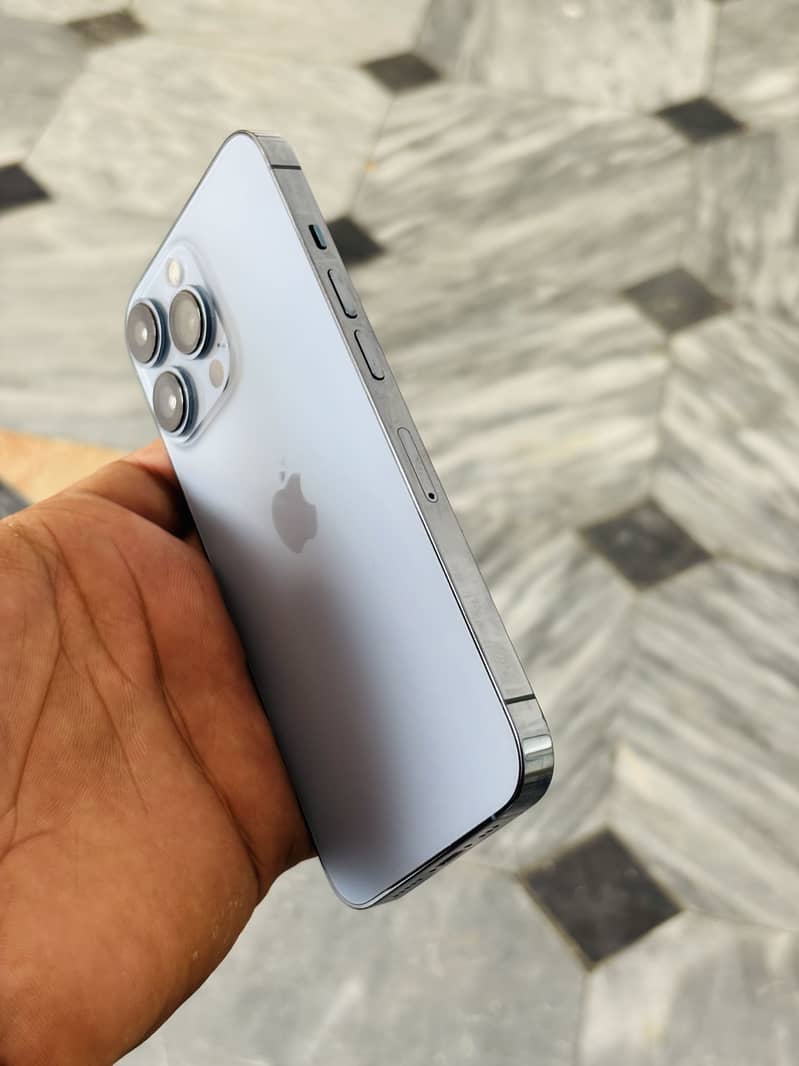 Apple iPhone 13 Pro 3