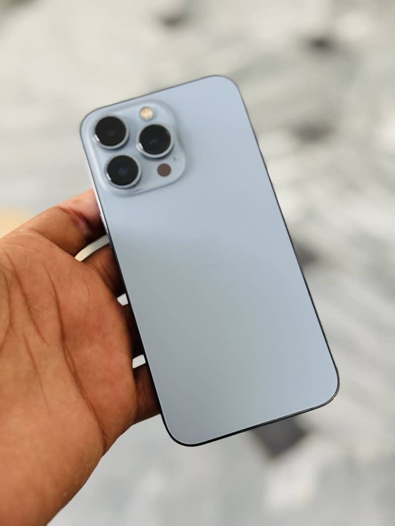 Apple iPhone 13 Pro 4