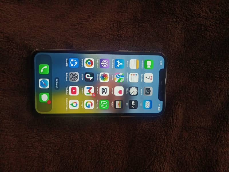Apple iPhone Xs 1