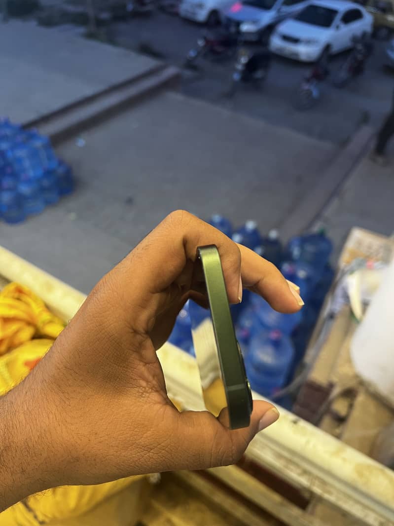 Apple iPhone 13 3