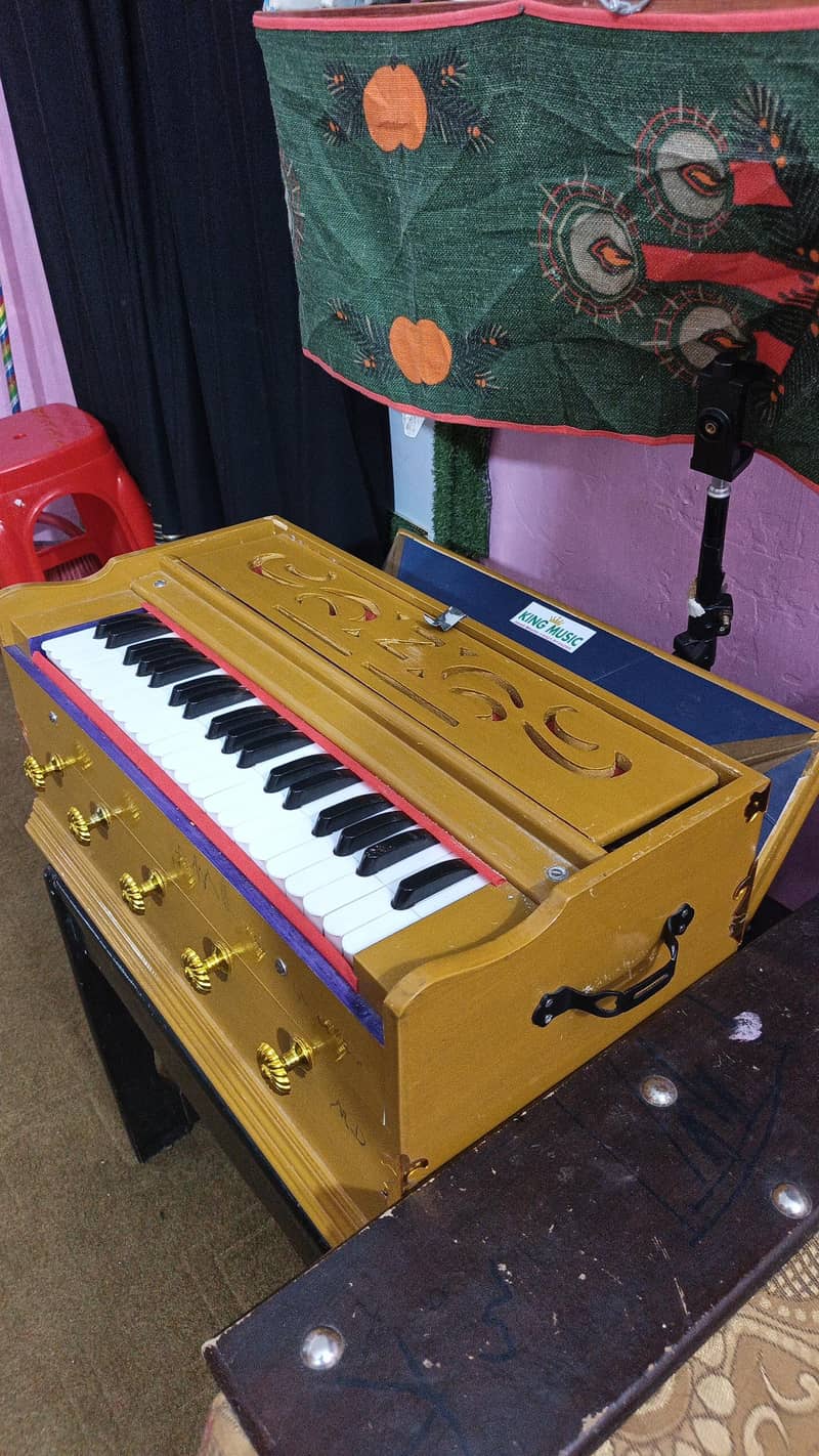 HARMONIUM 1