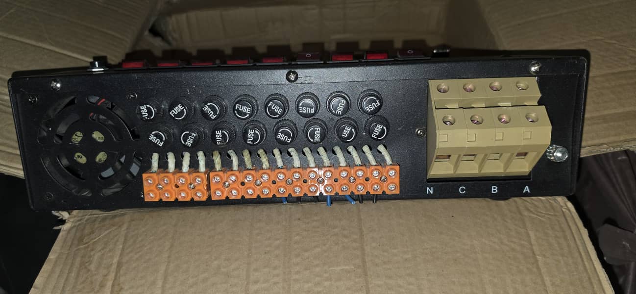 Three phase lightning controller 1
