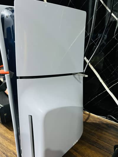 I am selling my ps5 slim 10/10 only 3 month use