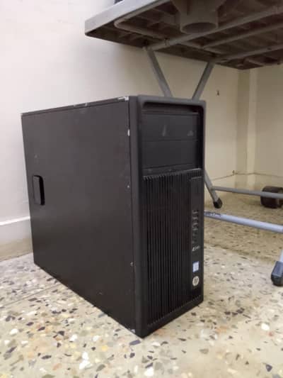 HP Z240