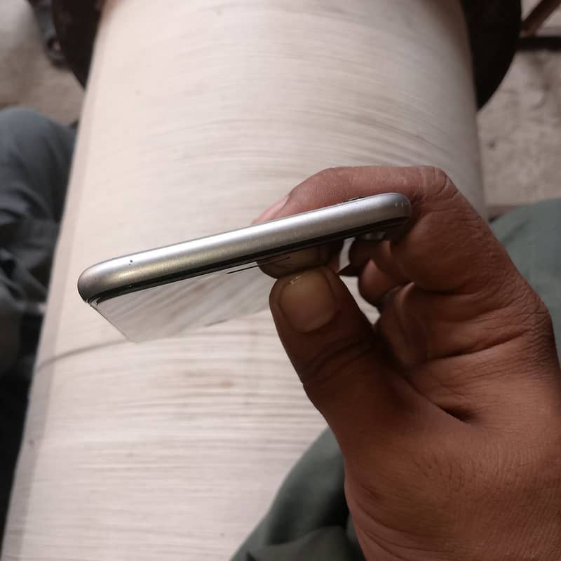 Apple iPhone 6S Plus 0