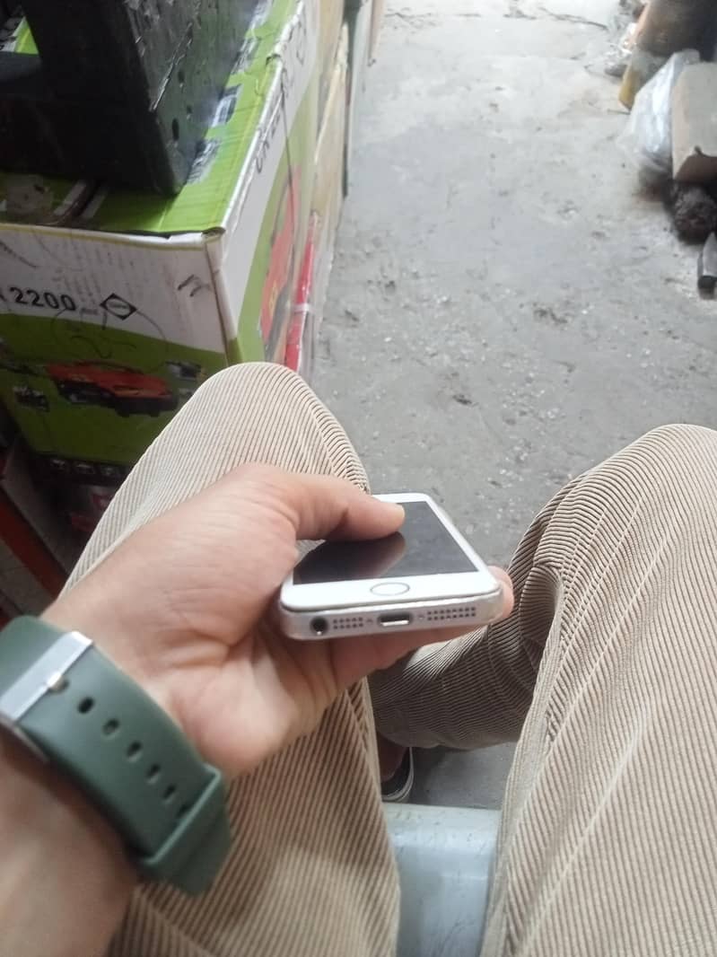 Apple iPhone 5s 1