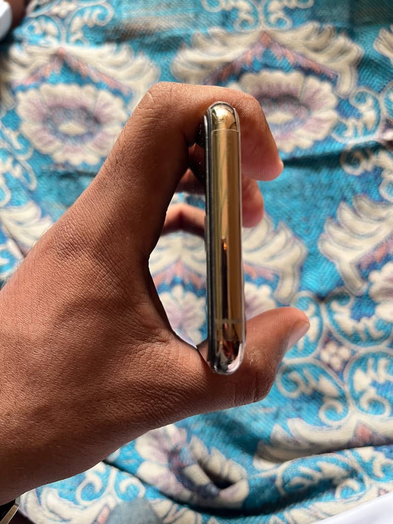 IPhone 11 Pro 4