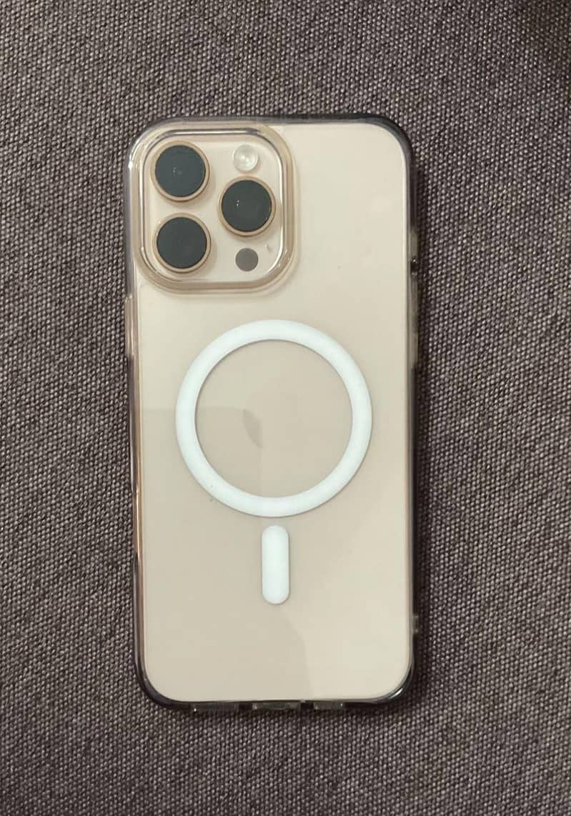 Apple iPhone 16 Pro 0