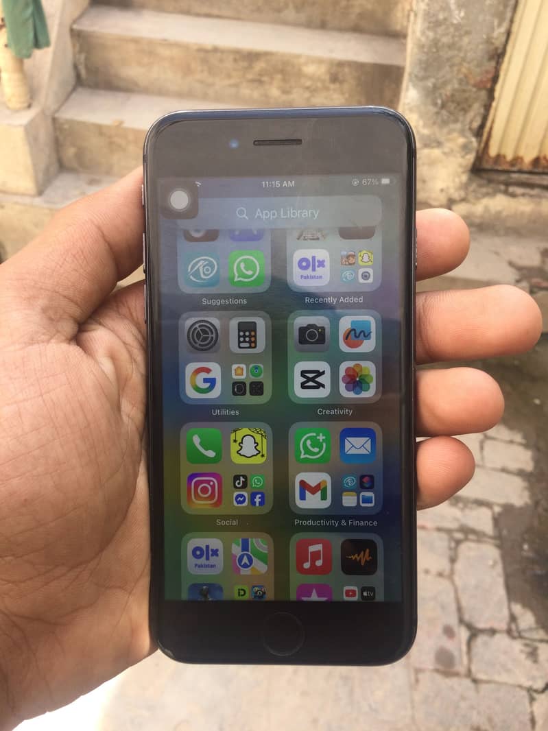 Apple iPhone 8 1