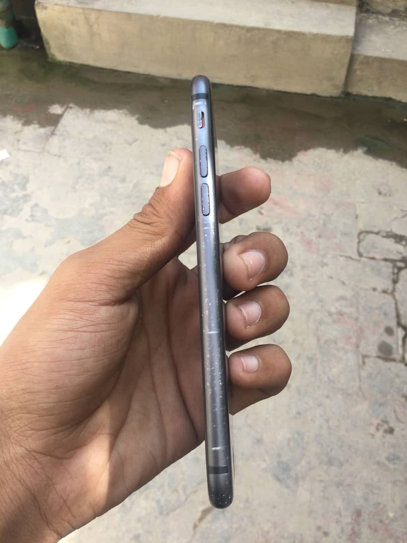 Apple iPhone 8 4