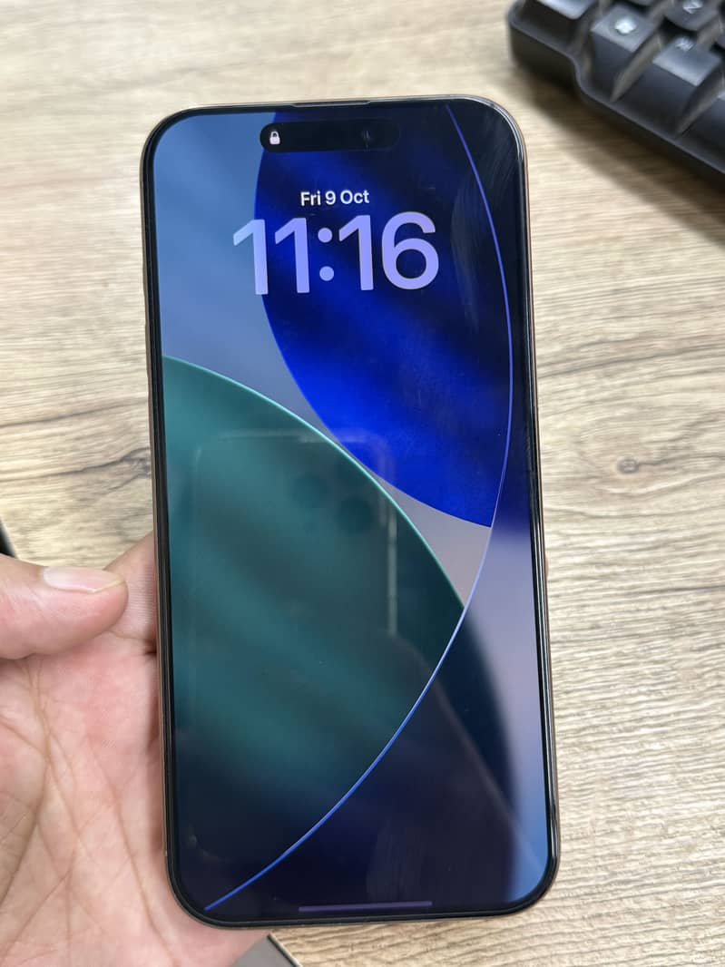 Apple iPhone 16 Pro Max 3