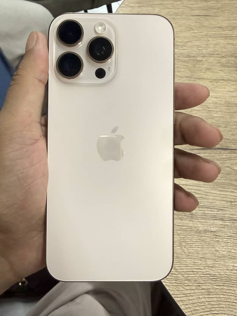 Apple iPhone 16 Pro Max 5