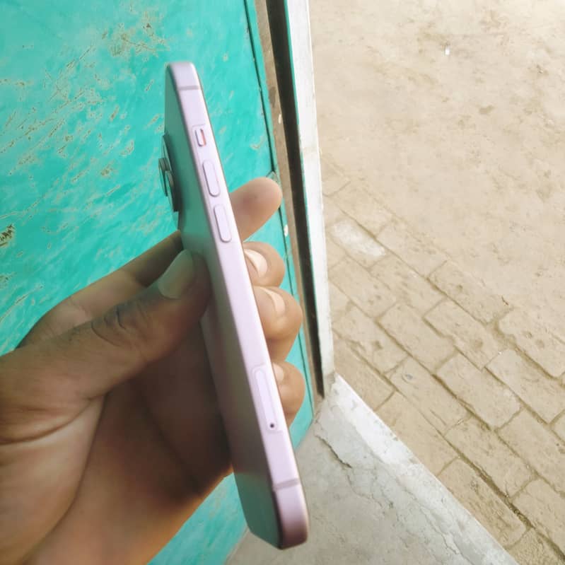 Apple iPhone 15 3