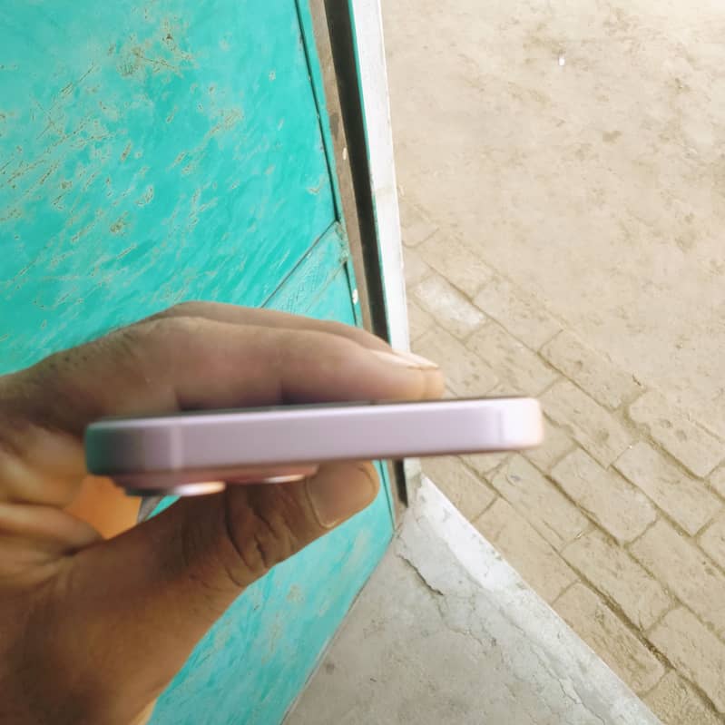 Apple iPhone 15 5