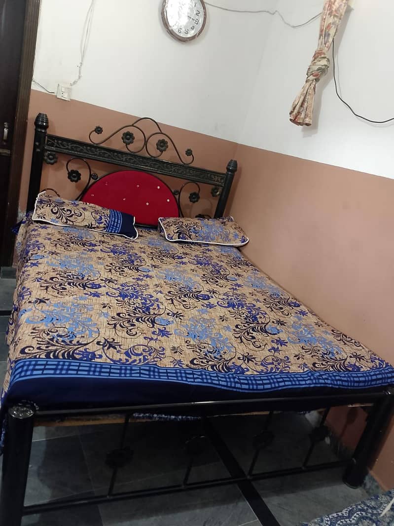 Iron bed 0