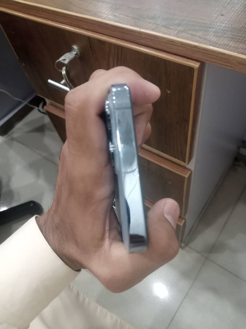 iPhone 13 pro max 4