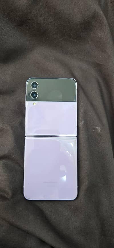 Samsung Z Flip 4 Dual SIM PTA Approved 8/128GB — 10/10