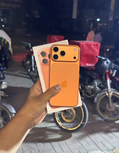 Iphone 17 Pro Max Pta Approved 256gb 10/10 with box and cable