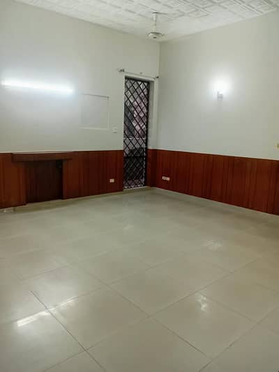 1 KANAL ELEGANT AND FULLY MAINTAINED SUPER HOT LOCATED BUNGALOW IS AVAILABLE IN THE BEST BLOCK OF DHA LAHORE.