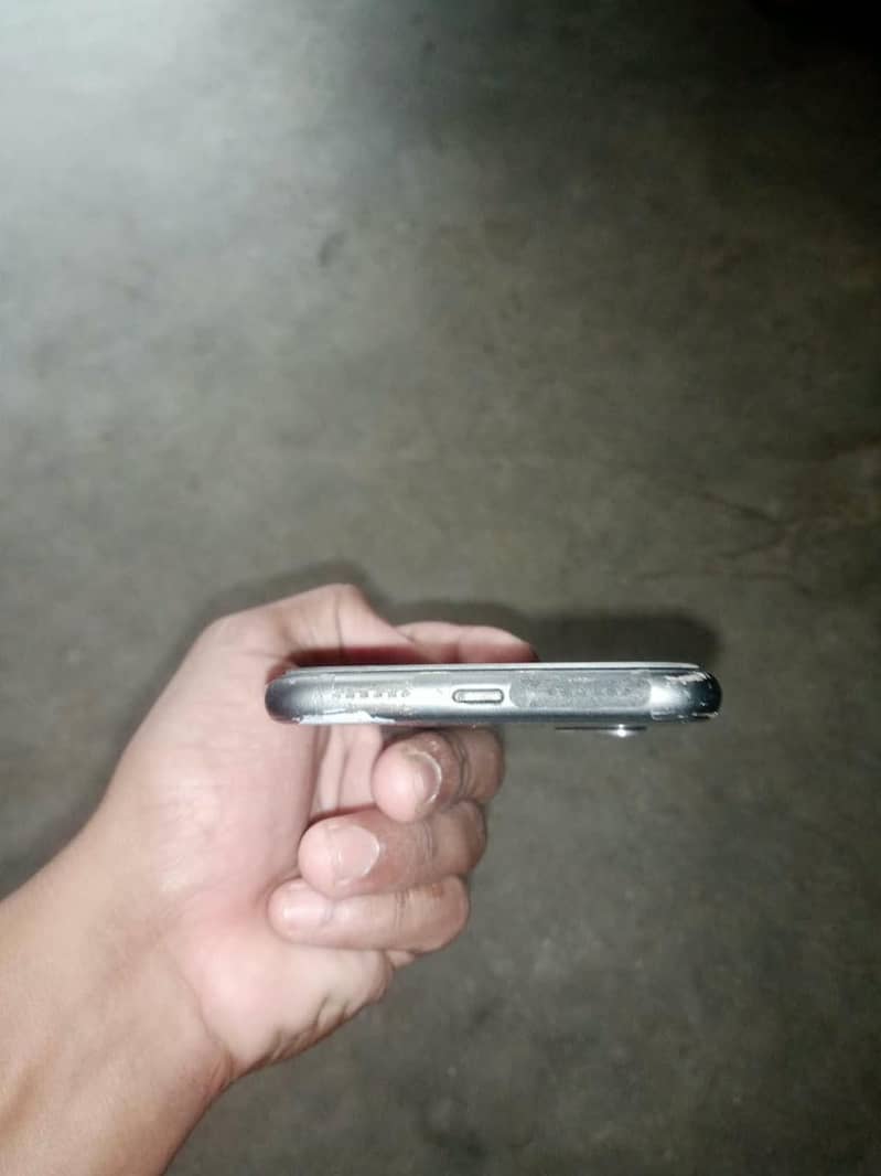 Apple iPhone 11 5