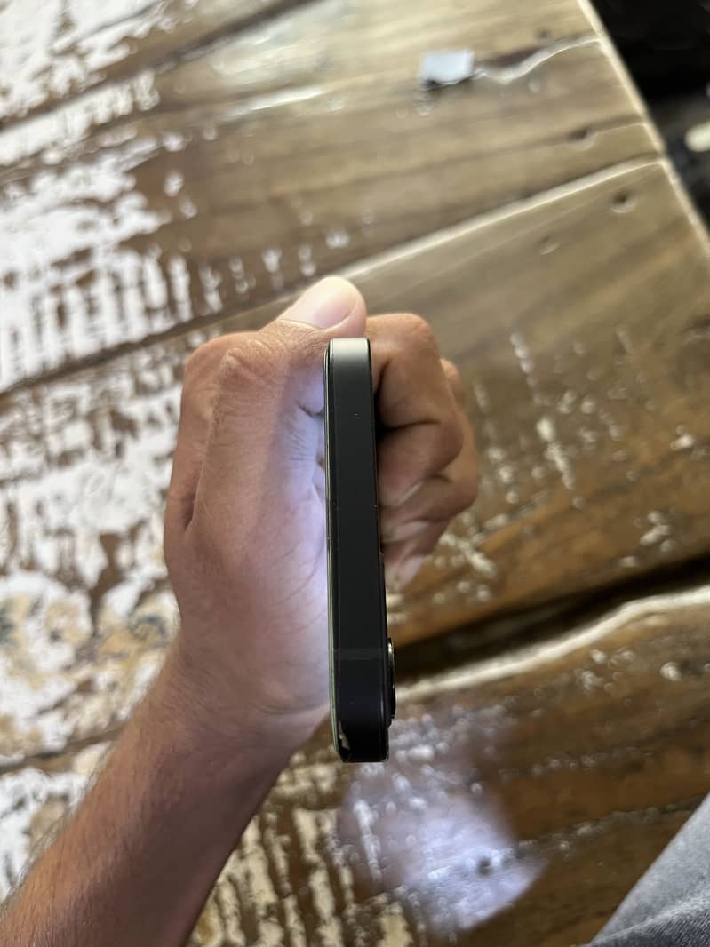 Apple iPhone 12 3