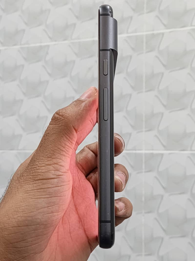 Google Pixel 8 3