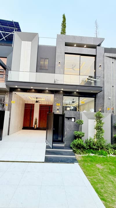 Central Park Housing Scheme 5 Marla House For Sale in BB-Block