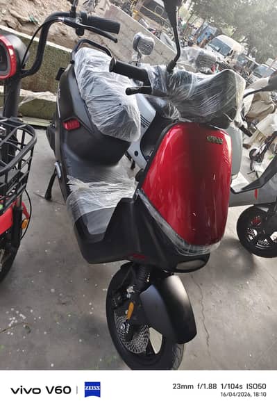 evee Scooty s1 just like new