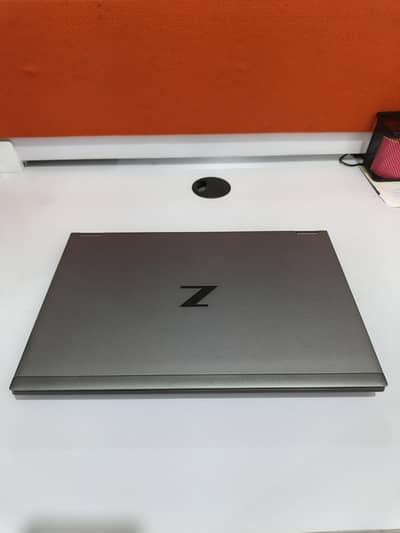 HP Z BOOK FURY 15 G7 XEON 10885M (EQUAL CORE I9 10 gen) 4 gb ddr6 card