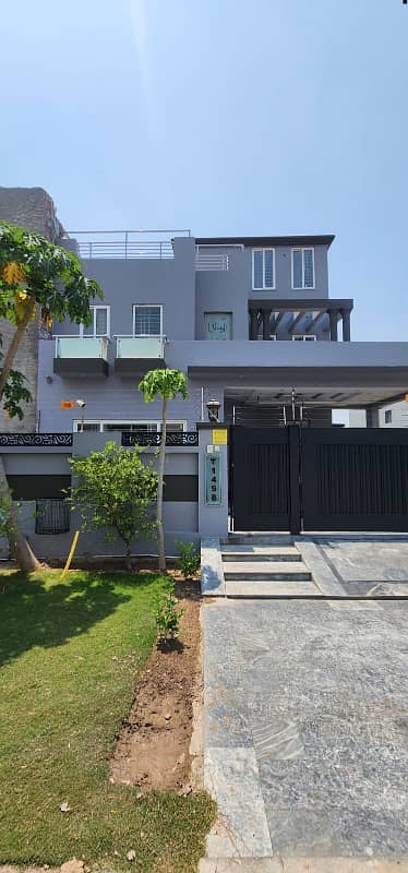 10 MARLA ELEGANT AND FULLY MAINTAINED SUPER HOT LOCATED BUNGALOW IS AVAILABLE IN THE BEST BLOCK OF DHA LAHORE.