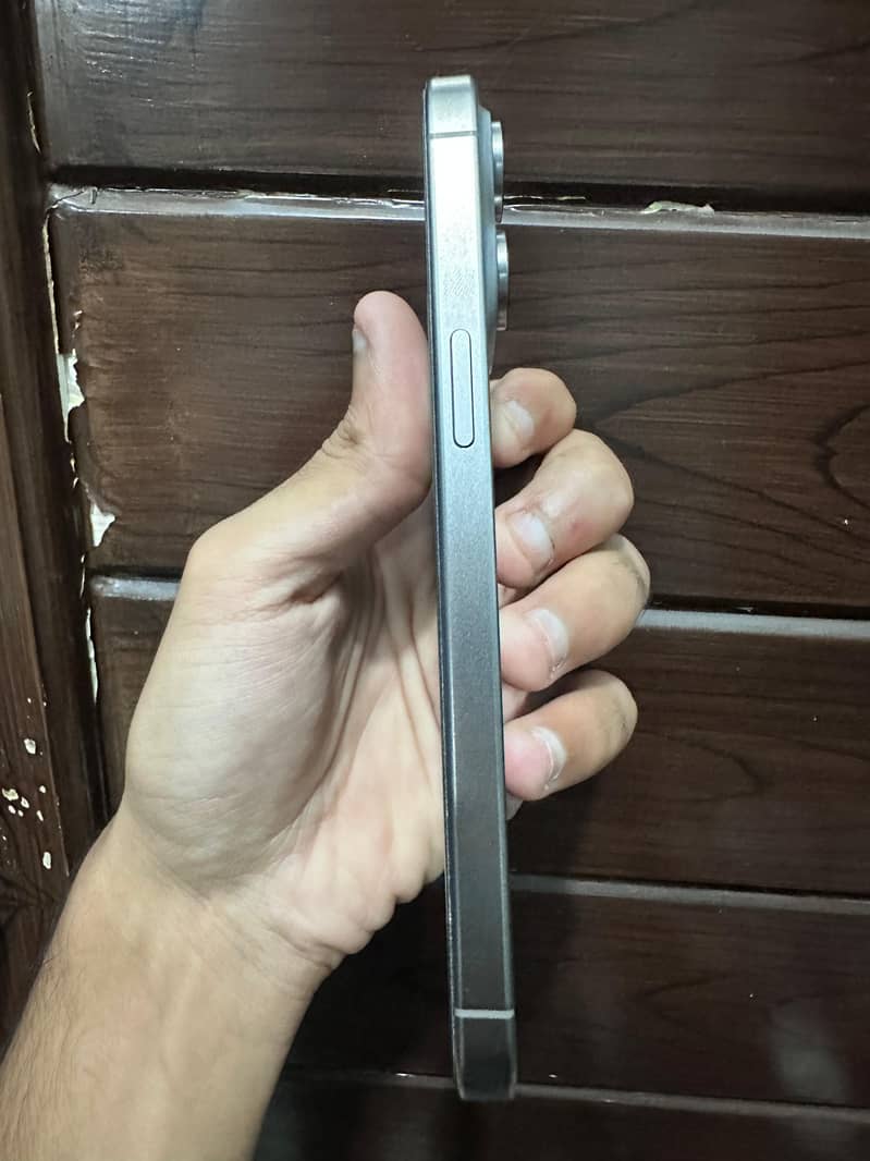 Apple iPhone 15 Pro Max 3