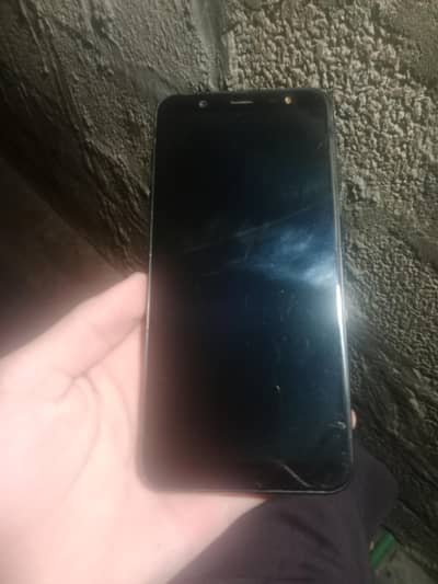 Samsung Mobile J8