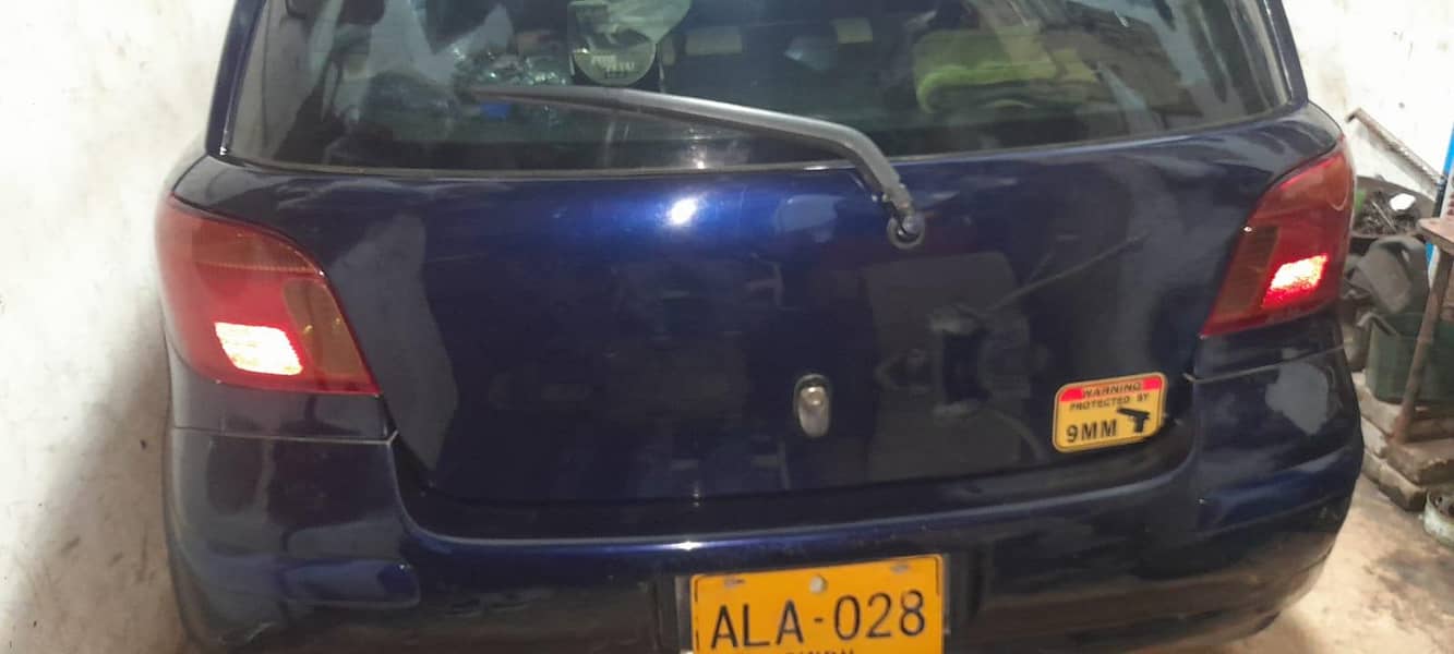 vitz 2002 reg 2004 2