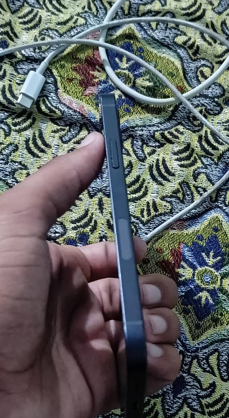 Apple iPhone 12 2