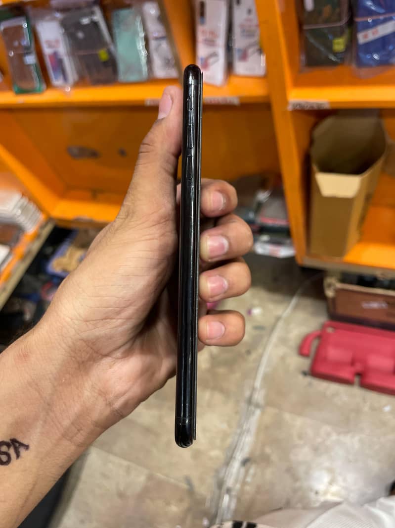 Apple iPhone 7 Plus 1