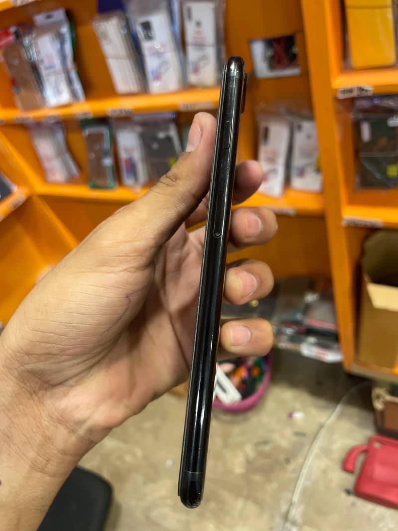 Apple iPhone 7 Plus 4