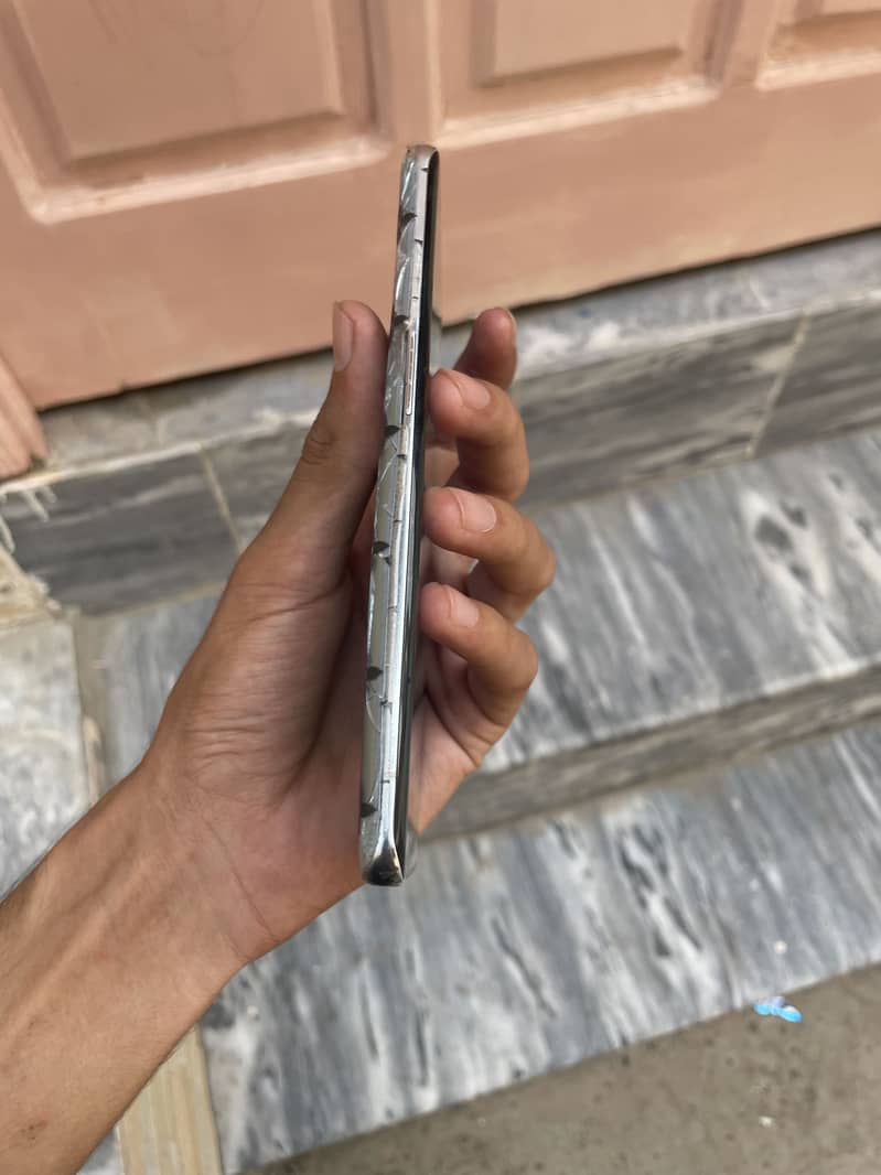 One Plus 9 Pro 8/256 7
