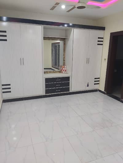 Stunning 6 Marla Lower Portion In Satellite Town - Block E Available For Rent