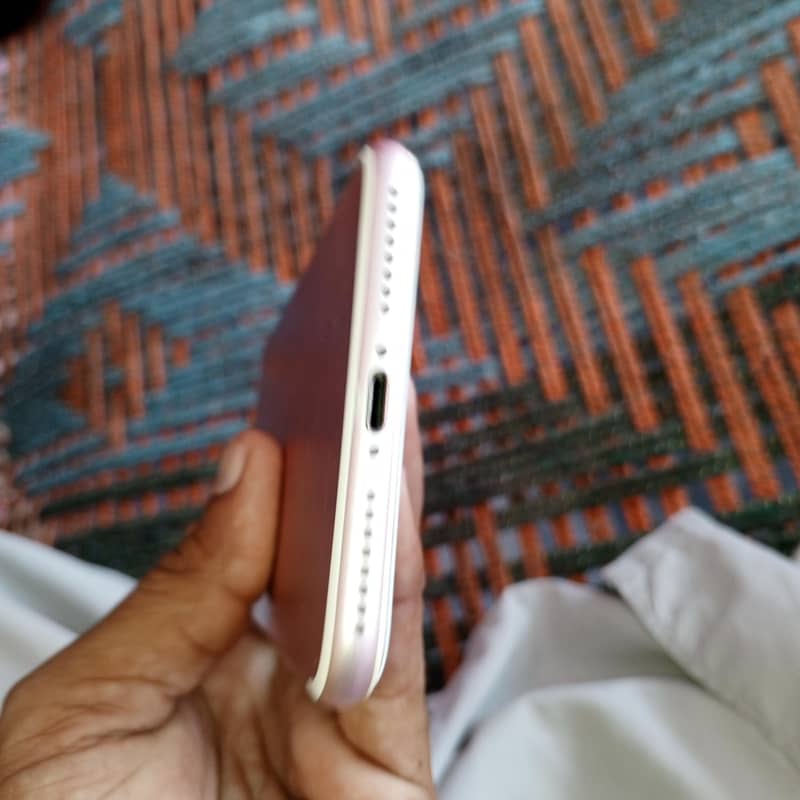 Apple iPhone 7 Plus 1