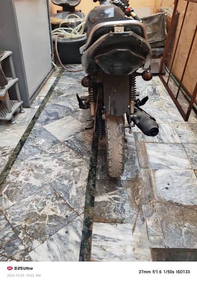 Ravi piggio 125 modified bike