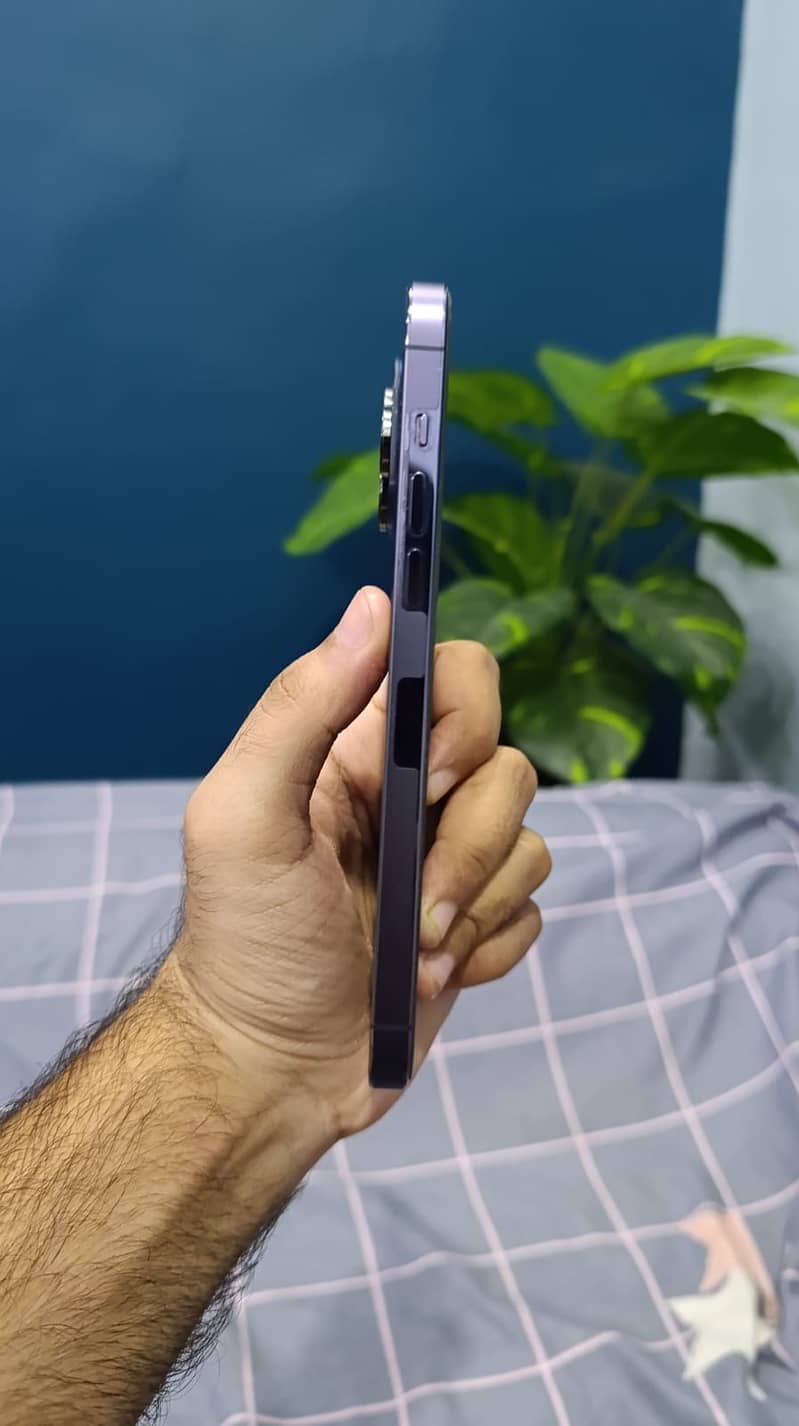 Apple iPhone 14 Pro Max 1