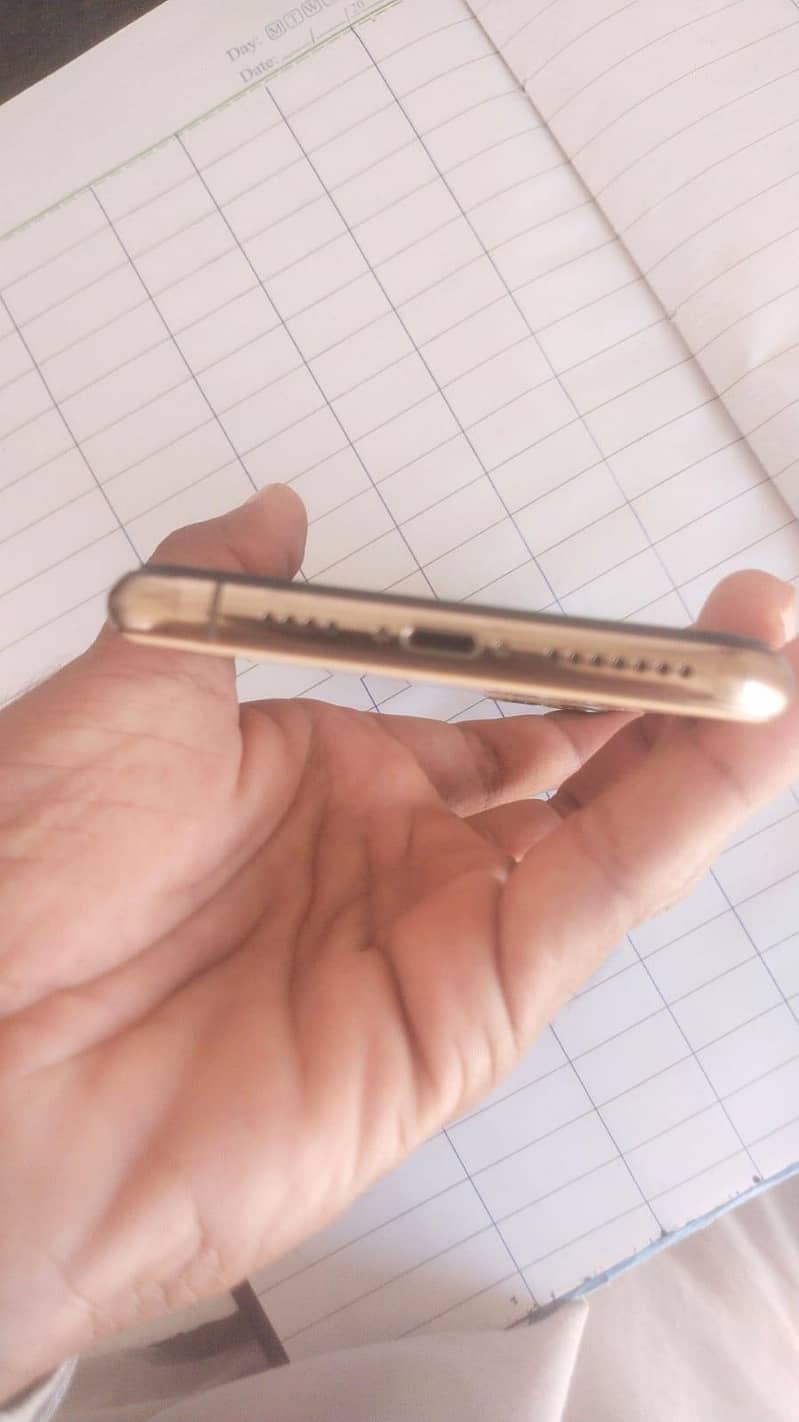 Apple iPhone 11 Pro Max 3
