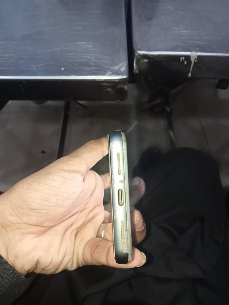 Google Pixel 8 5