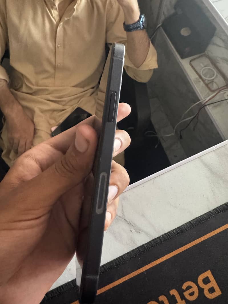 Apple iPhone 12 3