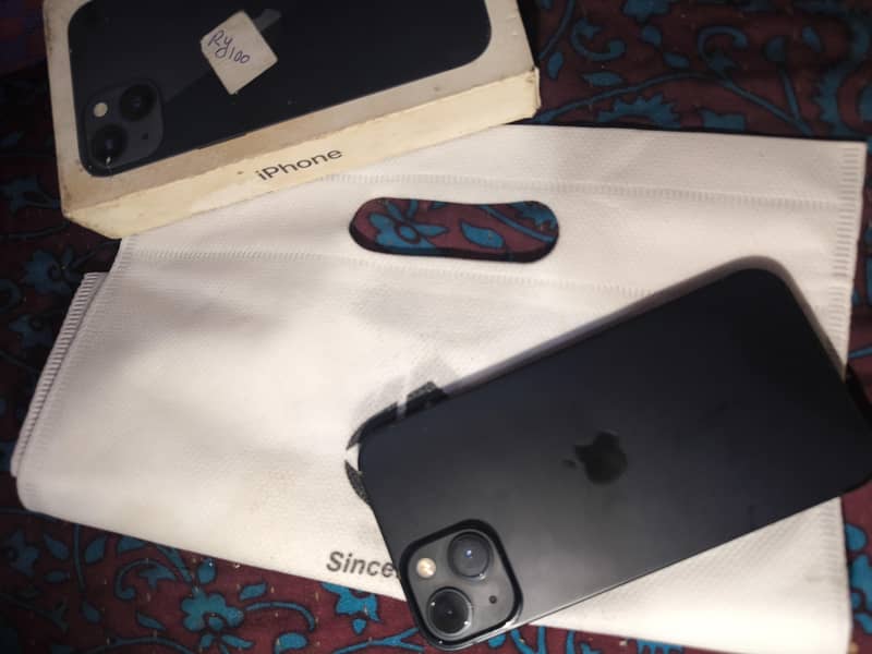 Apple iPhone 13 2