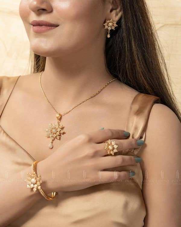 Elegant Design Golden Polish Zarcon Stone Locket Set for Women