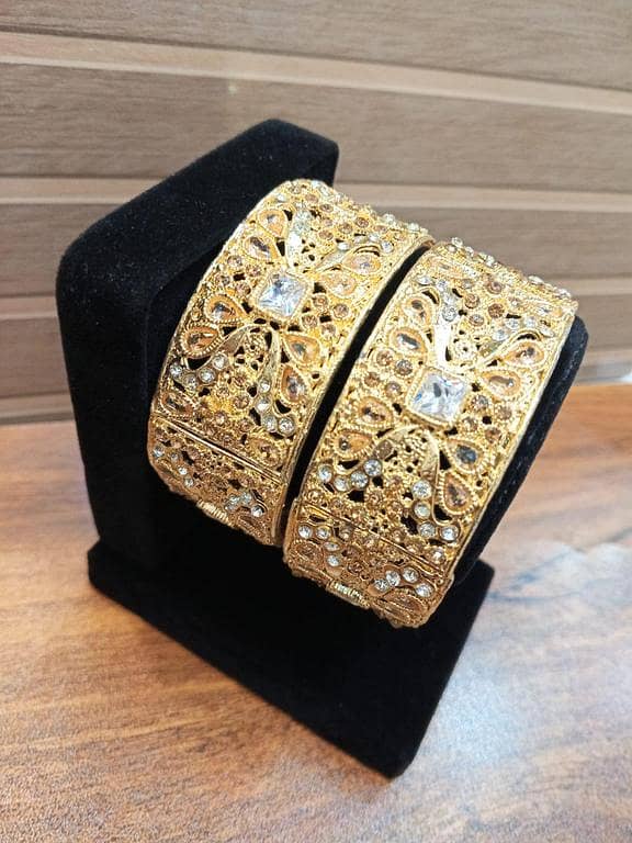 New Elegant Design Kundan 2-Piece Bangles for Women